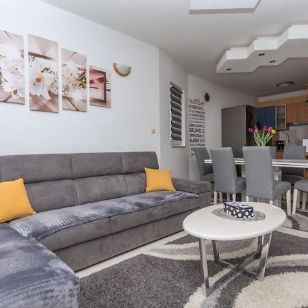 Apartments Matko Makarska Bagian luar foto