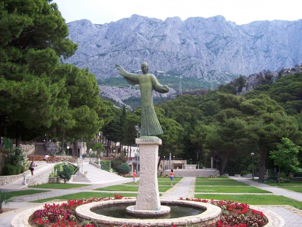 Apartments Matko Makarska Bagian luar foto